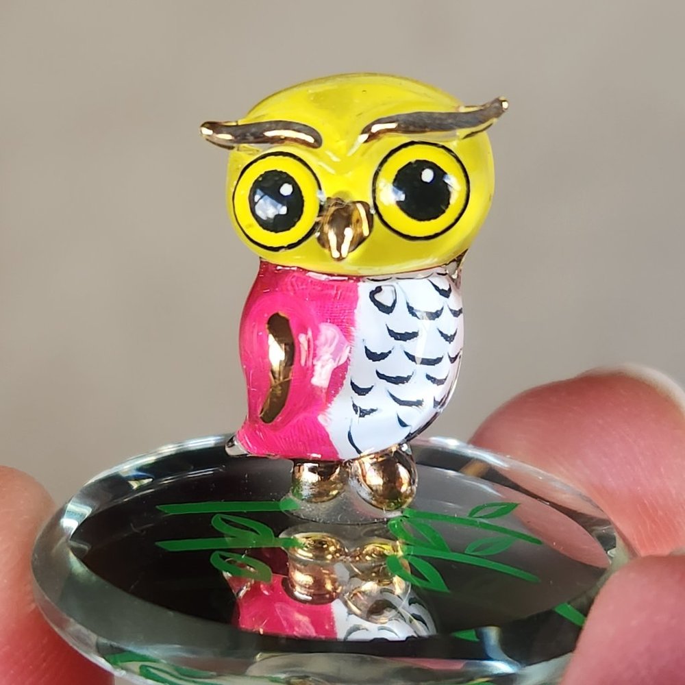 Tiny Handcrafted Glass Owl Bird With 22kt Gold Accents - Picture 1 of 3